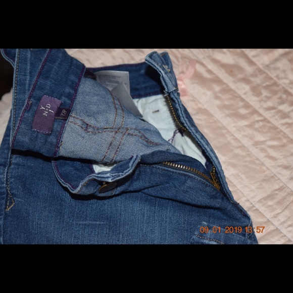NYDJ NWOT!  Great Brand for woman! - Picture 2 of 3